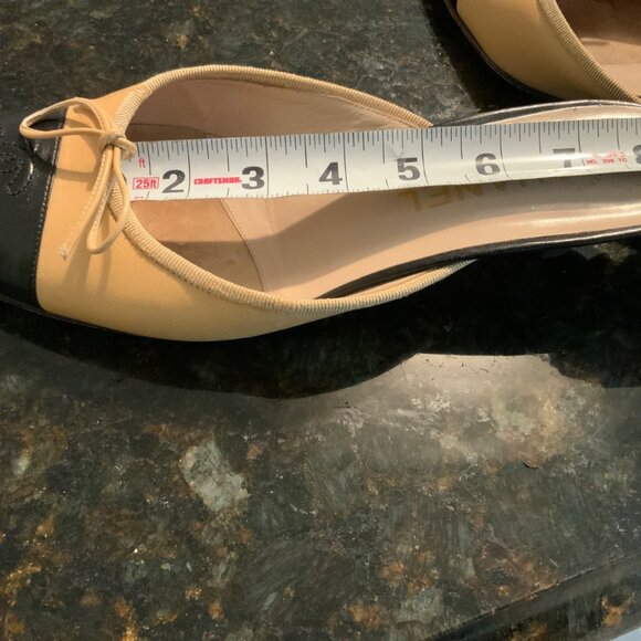 Chanel Black Leather Beige CC Logo Tap Mules Kitten Heels - Picture 5 of 7